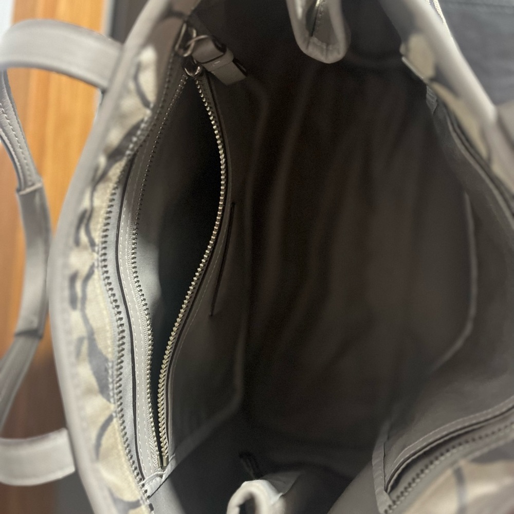 Coach Tote - Picture 4 of 11